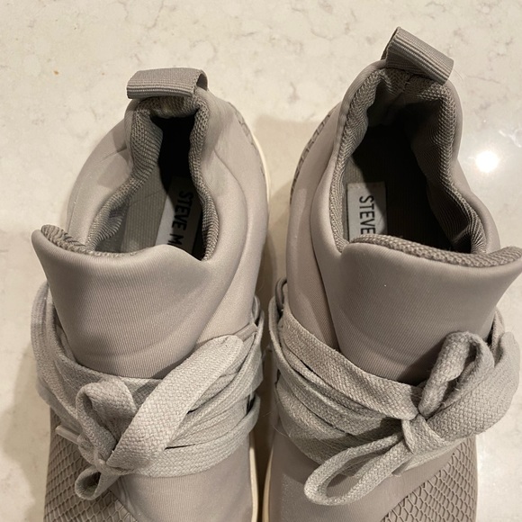 Steve Madden Lancer Sneaker - Picture 3 of 7